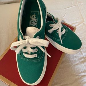 GREEN VANS WOMENS SIZE 6.5